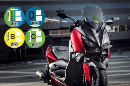Las etiquetas medioambientales de la DGT llegan a las motos y scooter